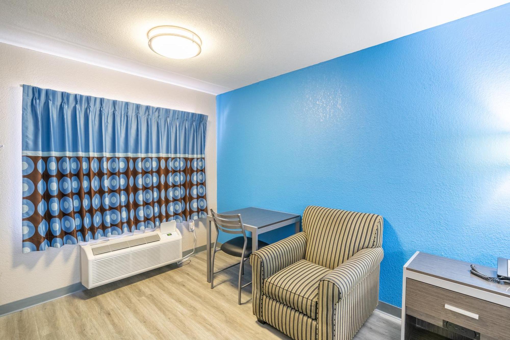ซูเปอร์ 8 บาย วินด์แฮม ซานอันโตนิโอ/ริเวอร์วอล์ค แอเรีย Hotel ภายนอก รูปภาพ