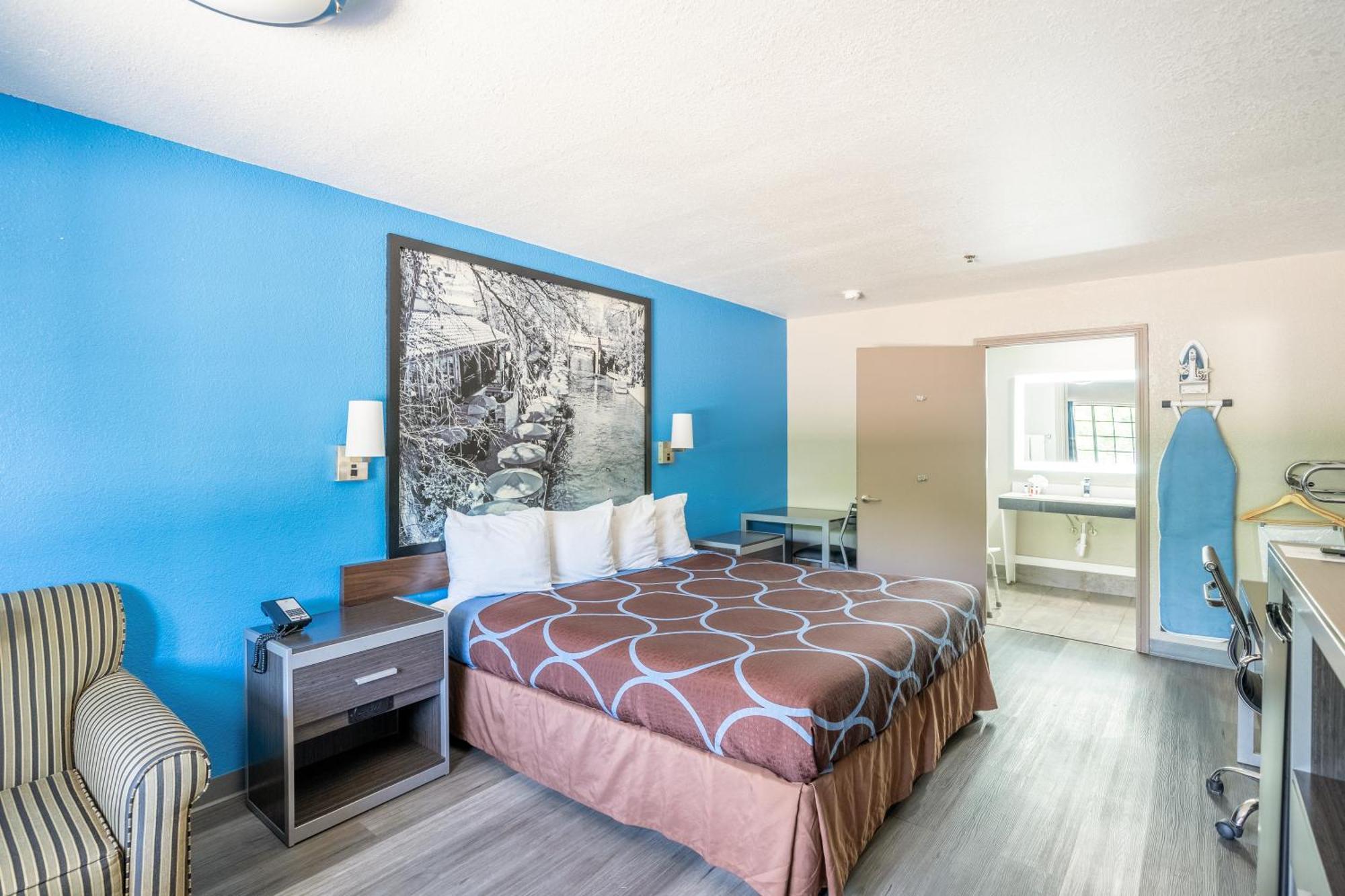 ซูเปอร์ 8 บาย วินด์แฮม ซานอันโตนิโอ/ริเวอร์วอล์ค แอเรีย Hotel ภายนอก รูปภาพ