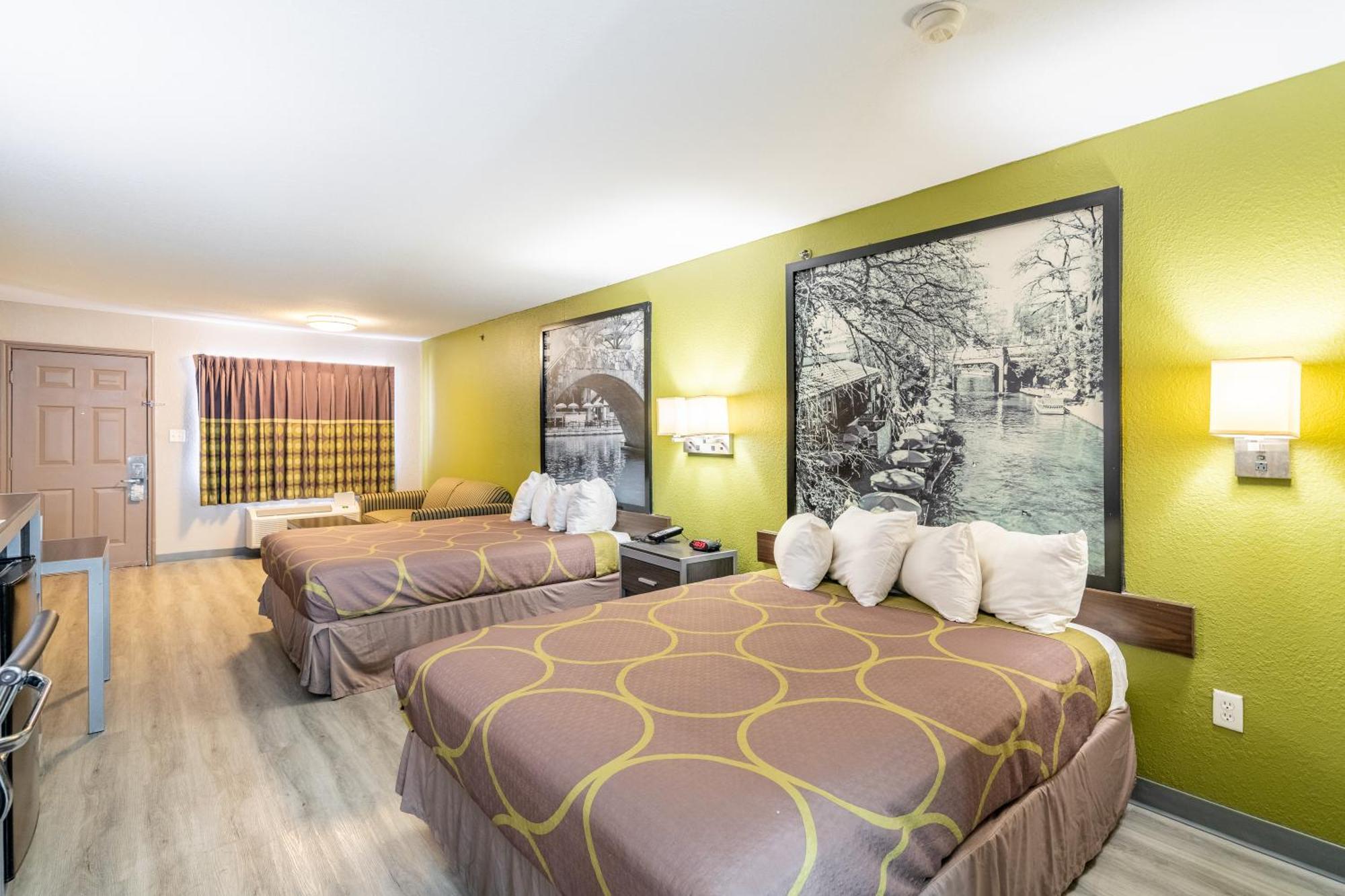 ซูเปอร์ 8 บาย วินด์แฮม ซานอันโตนิโอ/ริเวอร์วอล์ค แอเรีย Hotel ภายนอก รูปภาพ